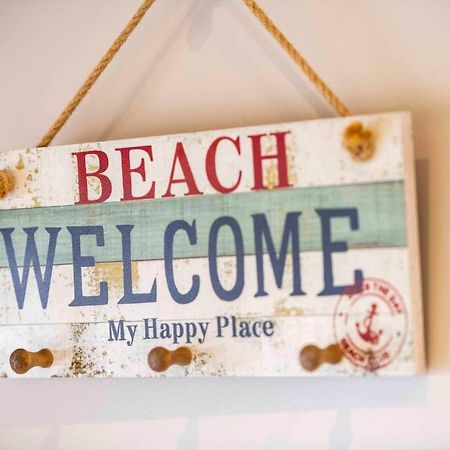 Magnificent Beach Retreat Jindalee Bagian luar foto