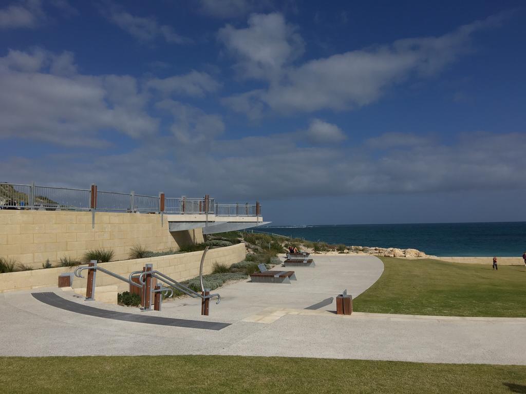 Magnificent Beach Retreat Jindalee Bagian luar foto