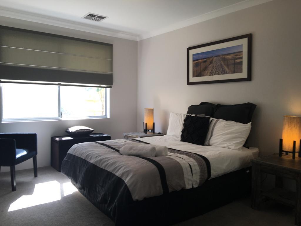Magnificent Beach Retreat Jindalee Bagian luar foto