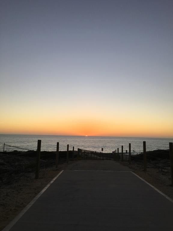 Magnificent Beach Retreat Jindalee Bagian luar foto