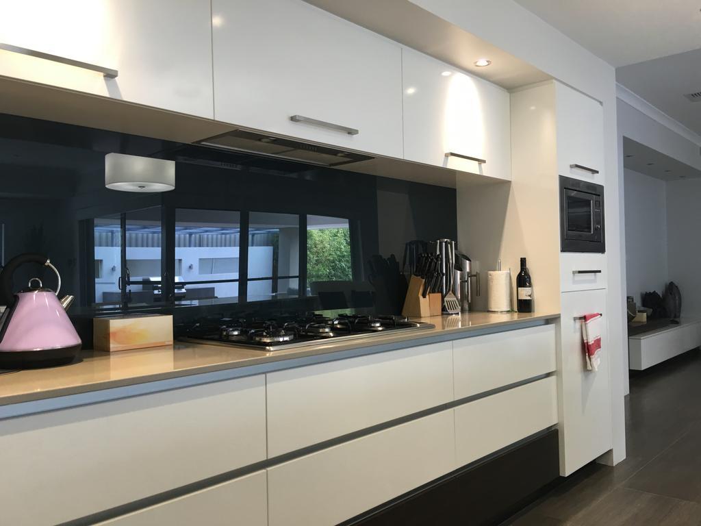 Magnificent Beach Retreat Jindalee Bagian luar foto