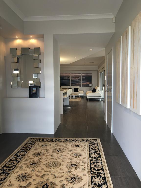 Magnificent Beach Retreat Jindalee Bagian luar foto