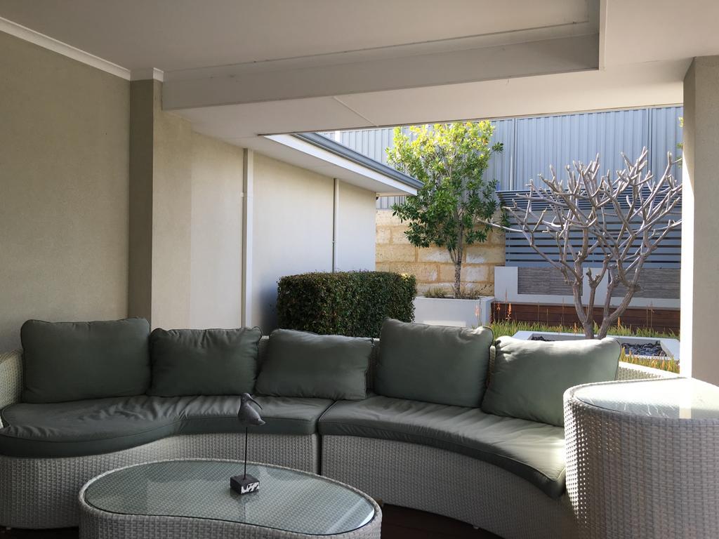 Magnificent Beach Retreat Jindalee Bagian luar foto