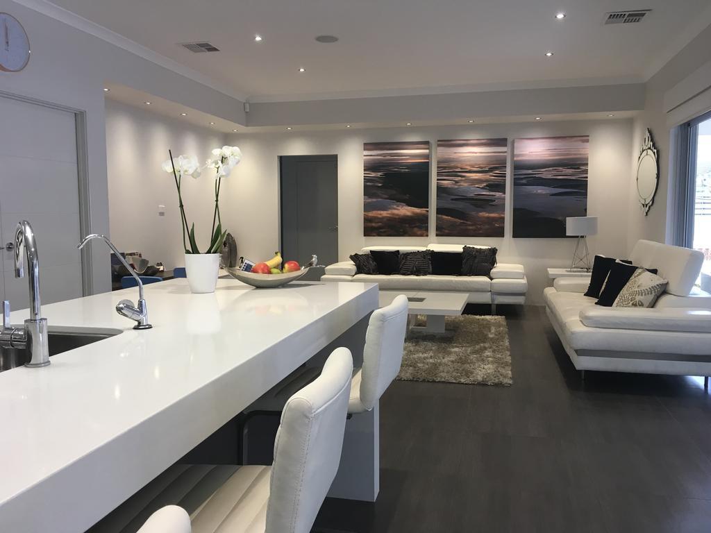 Magnificent Beach Retreat Jindalee Bagian luar foto