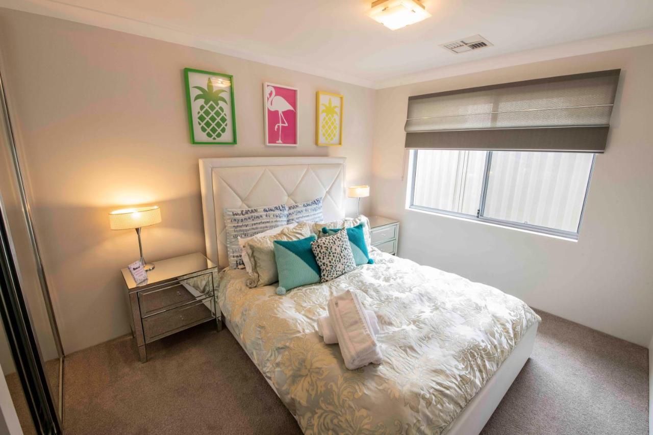 Magnificent Beach Retreat Jindalee Bagian luar foto