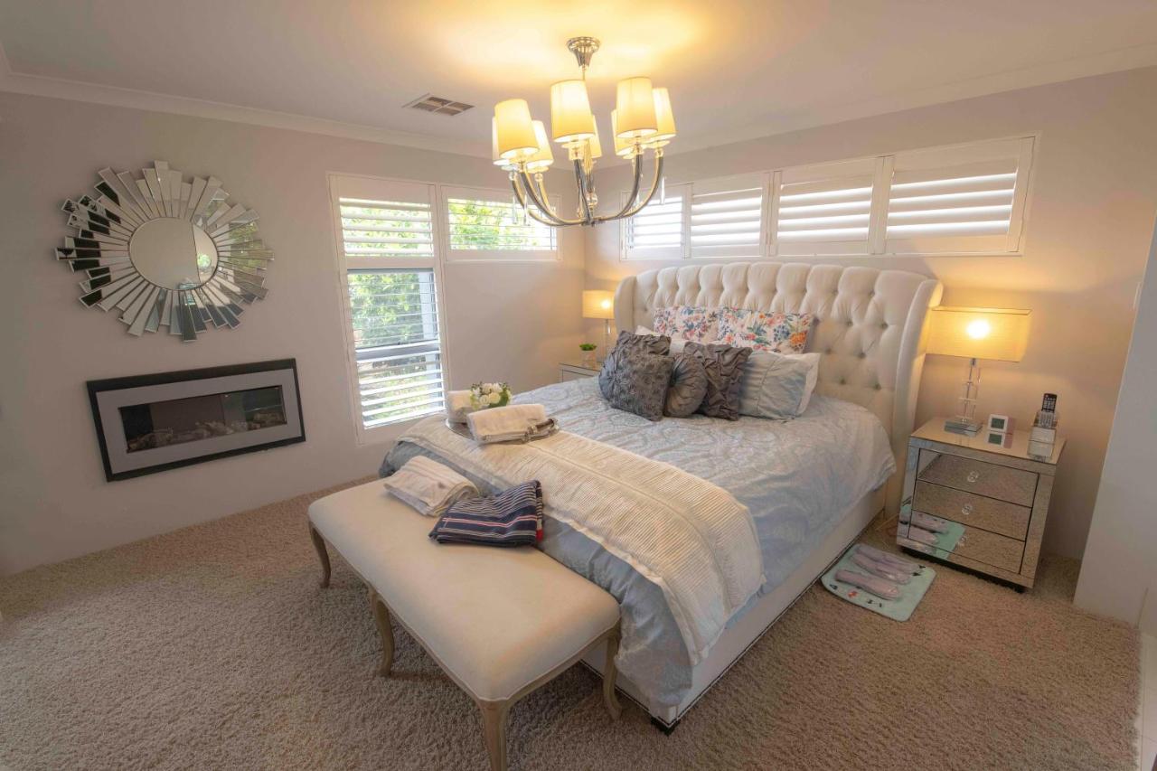 Magnificent Beach Retreat Jindalee Bagian luar foto
